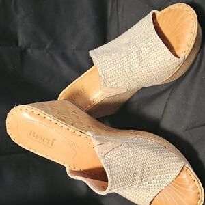 Born Tan Mules Sz 9 NWOT with Textured Upper and Wedge Heel